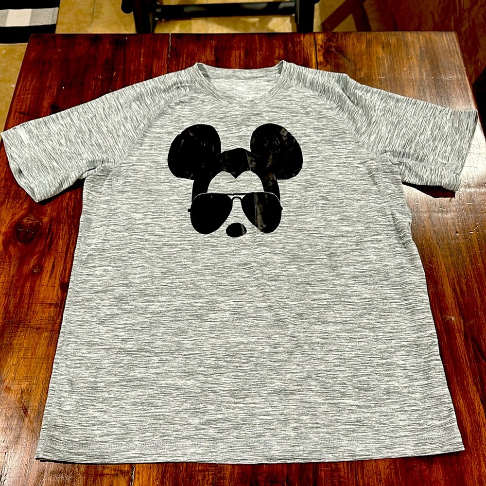 Men’s Disney Mickey Mouse Old Navy Active Gray T-shirt Large